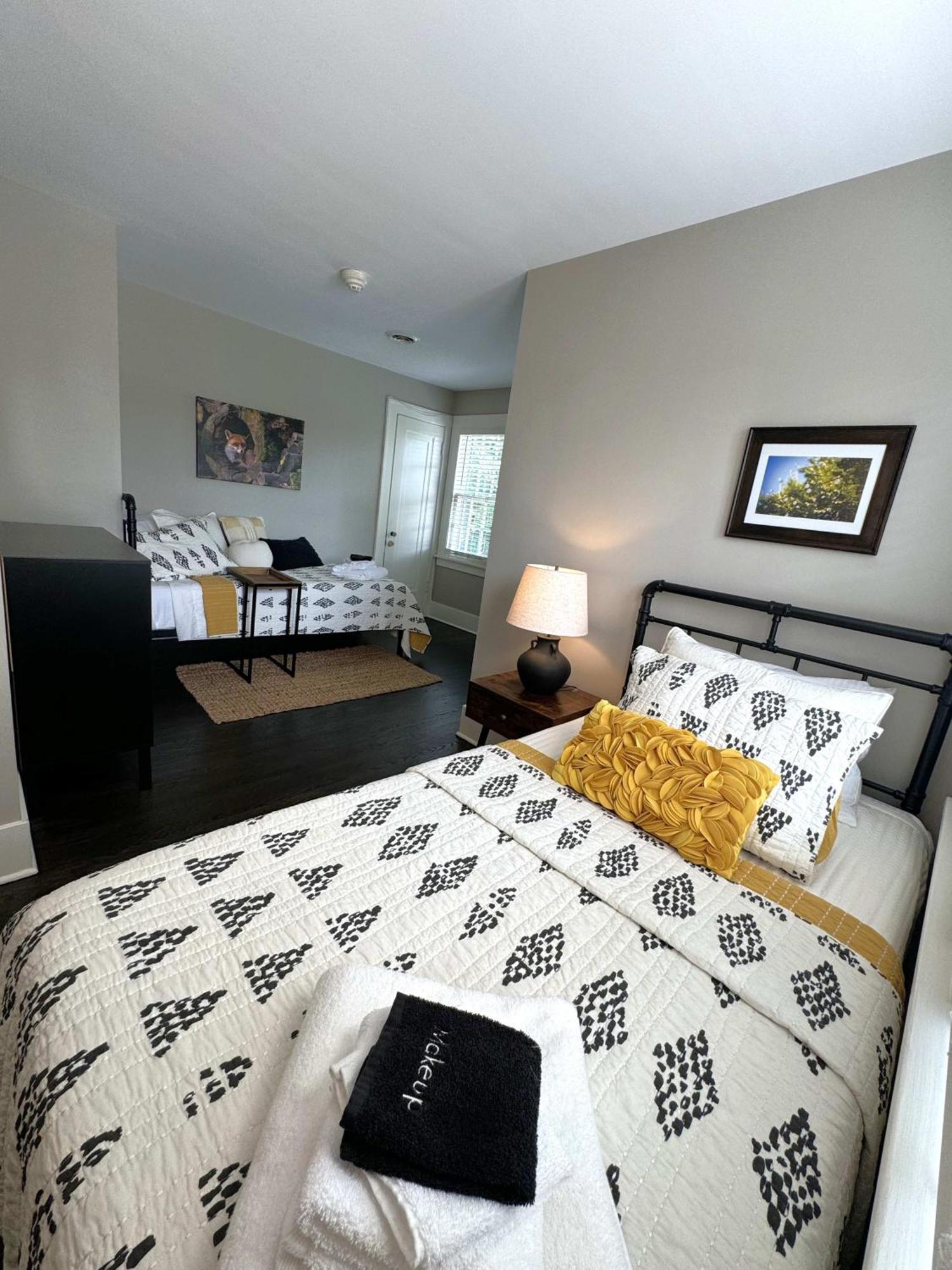 The Fox Den By Luxe Sleeps 3 Bedroom 1 Full Bath 1 Half Bath Downtown St Charles Il Saint Charles Esterno foto